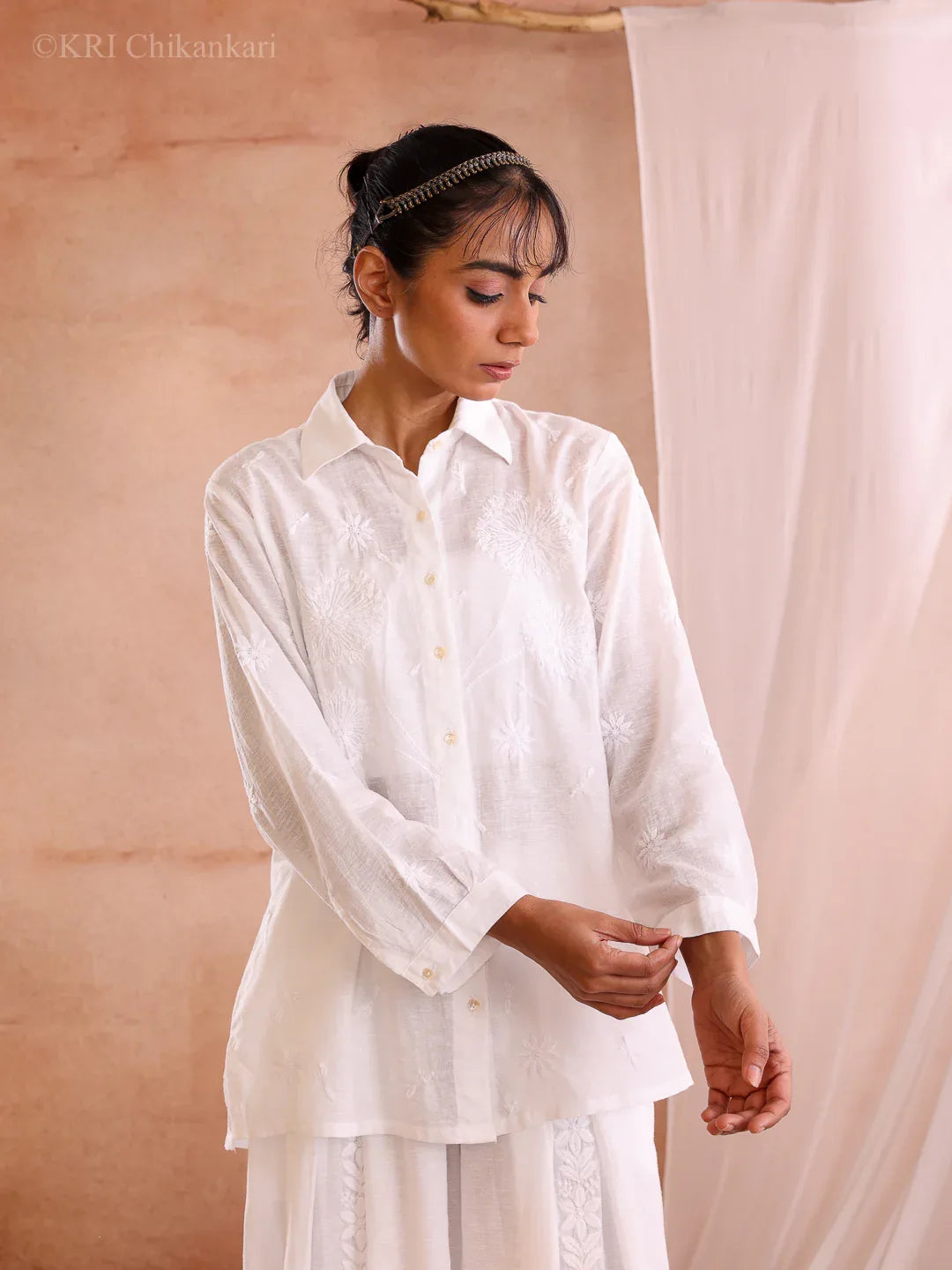 DELA WHITE COTTEN BLEND SHIRT - KRI CHIKANKARI