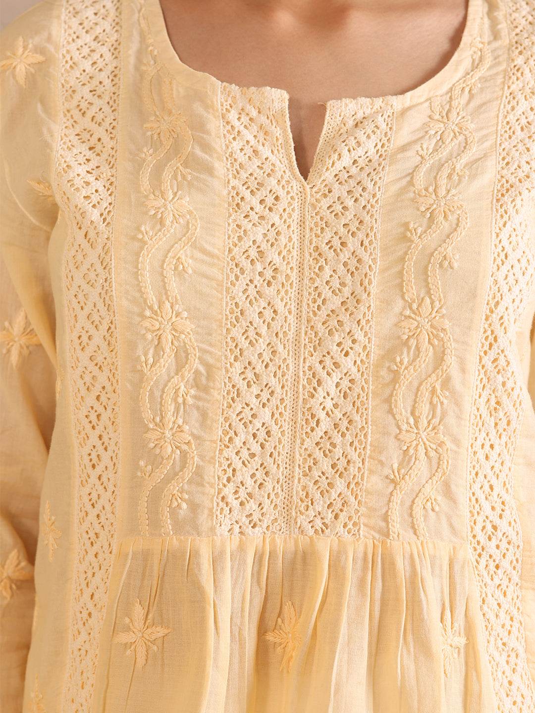 SAHRA MULMUL TOP - KRI CHIKANKARI