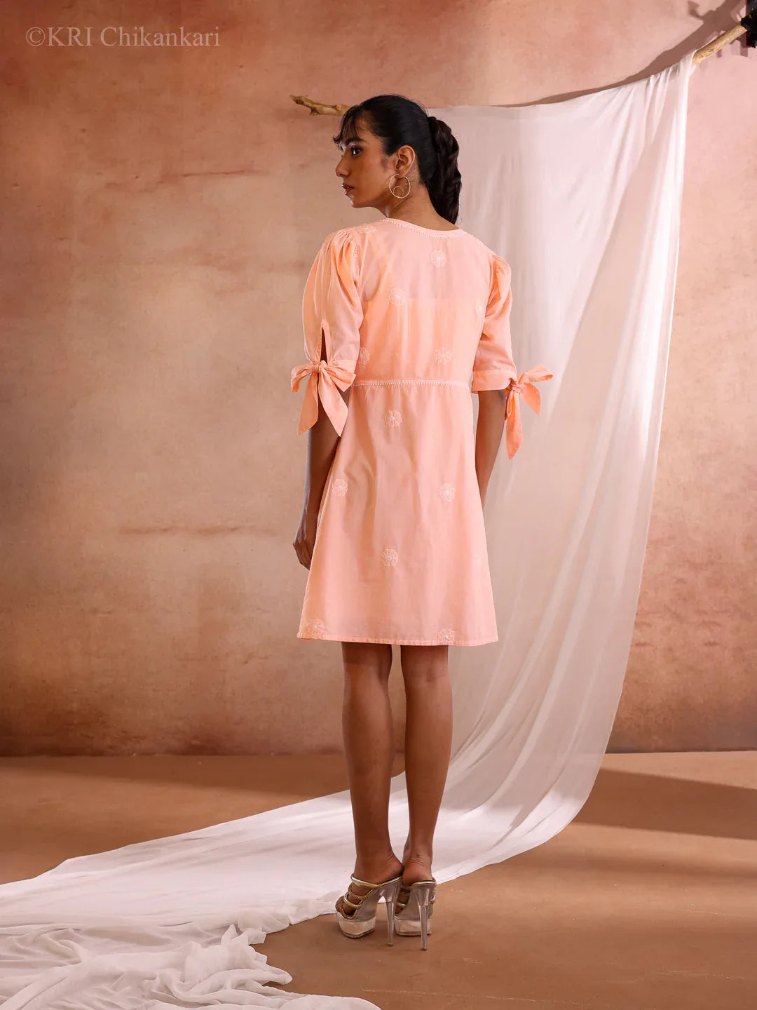 ROSHA PEACH COTTON SHORT DRESS - KRI CHIKANKARI