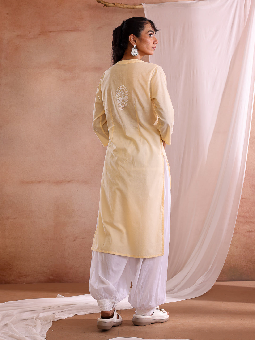 GULNA CHIKANKARI COTTON KURTA