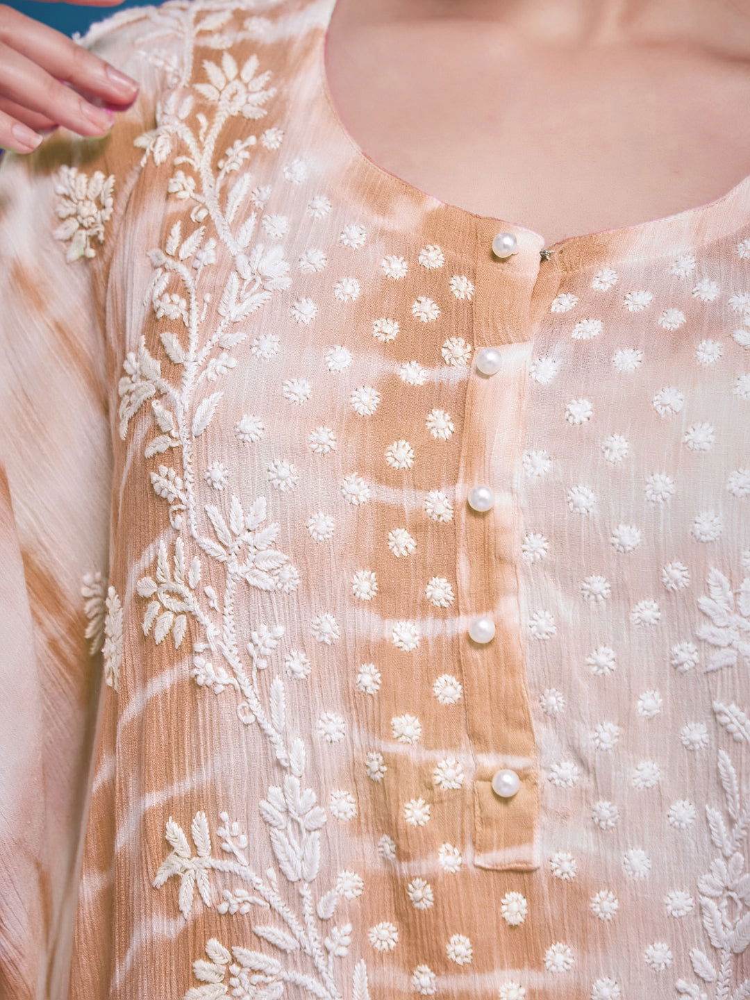 KAPAASI Chikankari Tie-Dye Kaftan - KRI CHIKANKARI