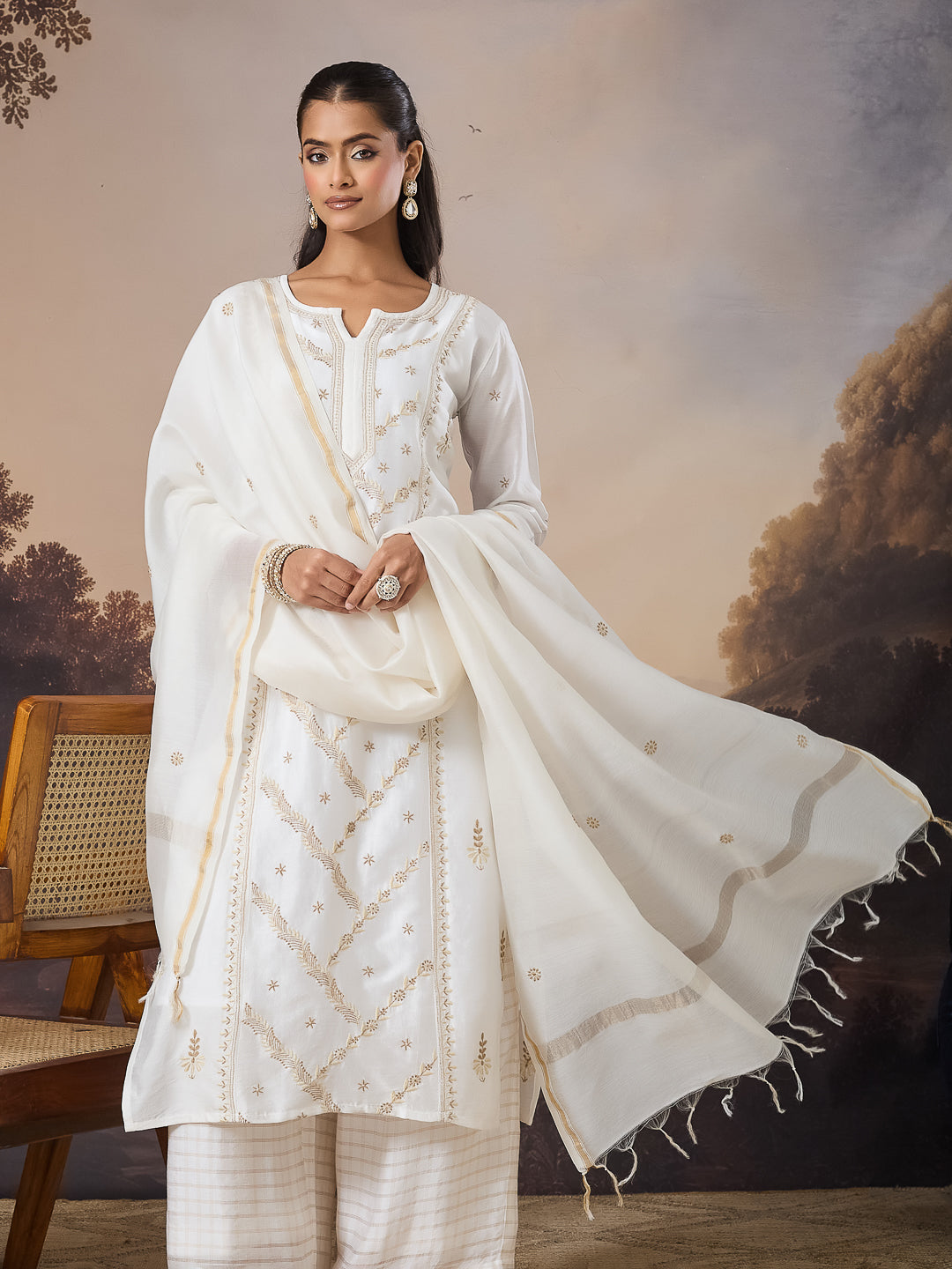 TIRAAZ CHIKANKARI CHANDERI IVORY DUPATTA