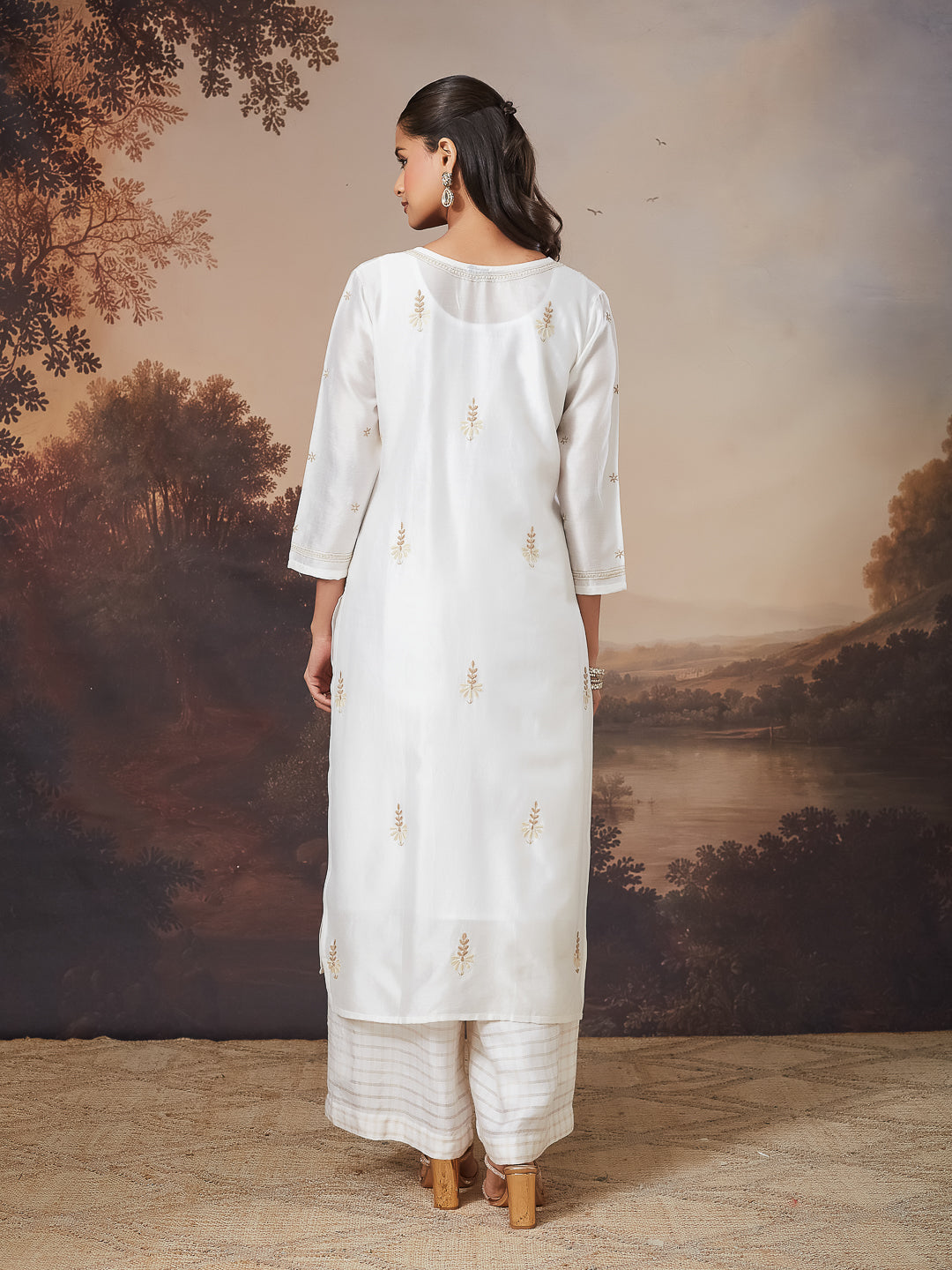 TIRAAZ CHIKANKARI CHANDERI IVORY KURTA
