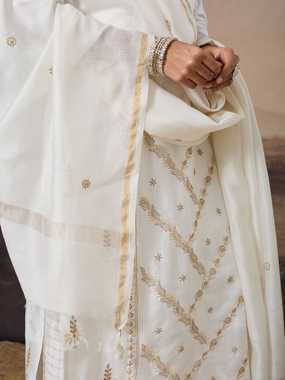 TIRAAZ CHIKANKARI CHANDERI IVORY DUPATTA