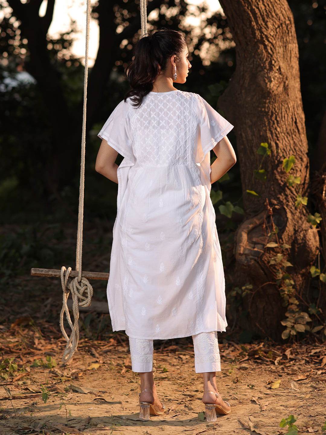 SAIRA Chikankari Cotton Kaftaan - KRI CHIKANKARI