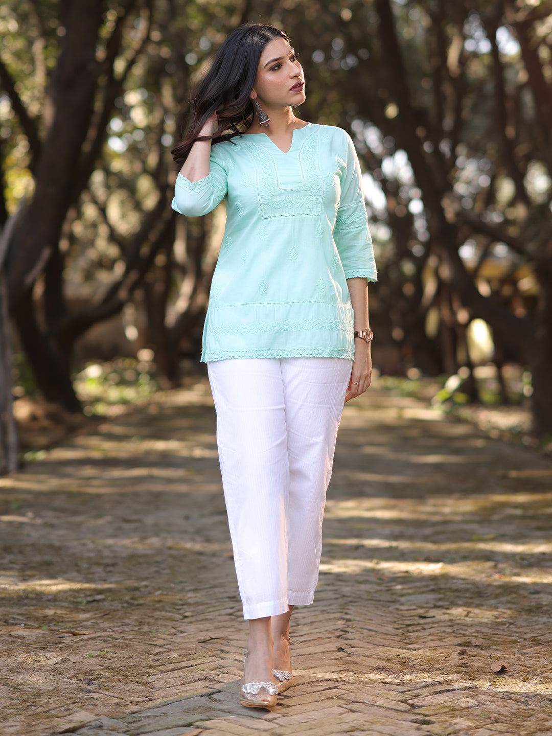 SARA Chikankari Mumul top - KRI CHIKANKARI