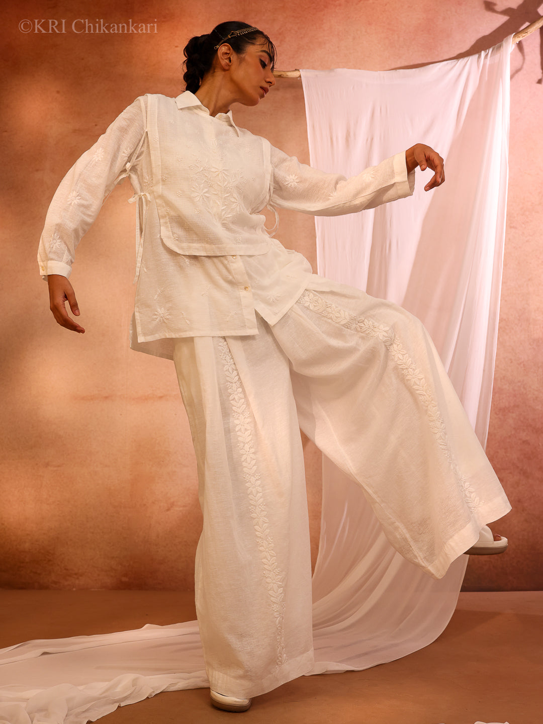 AIRA CHIKANKARI WHITE COTTON BIB SET