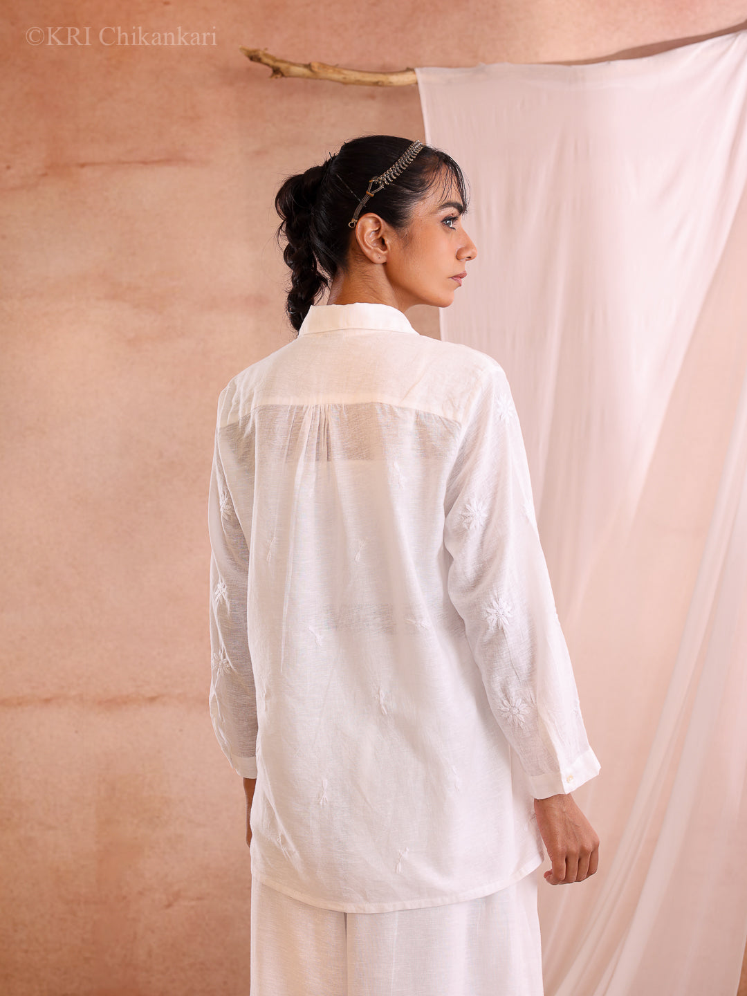 AIRA CHIKANKARI WHITE COTTON BIB SET