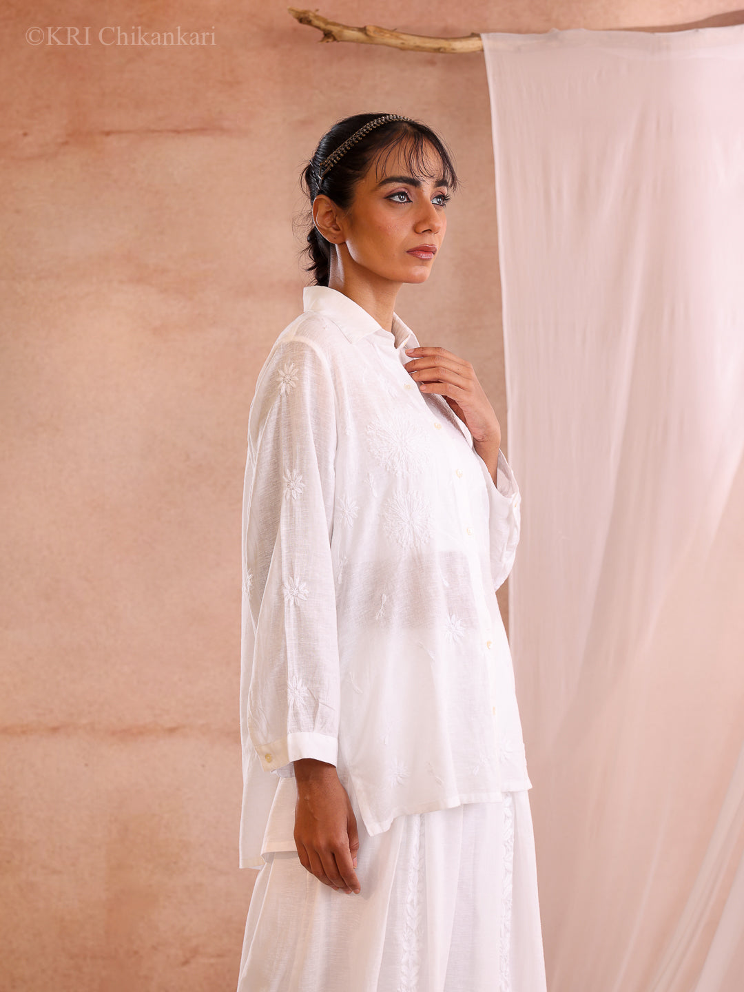 AIRA CHIKANKARI WHITE COTTON BIB SET